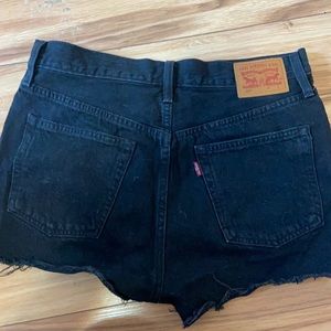 Levi’s high rise black shorts